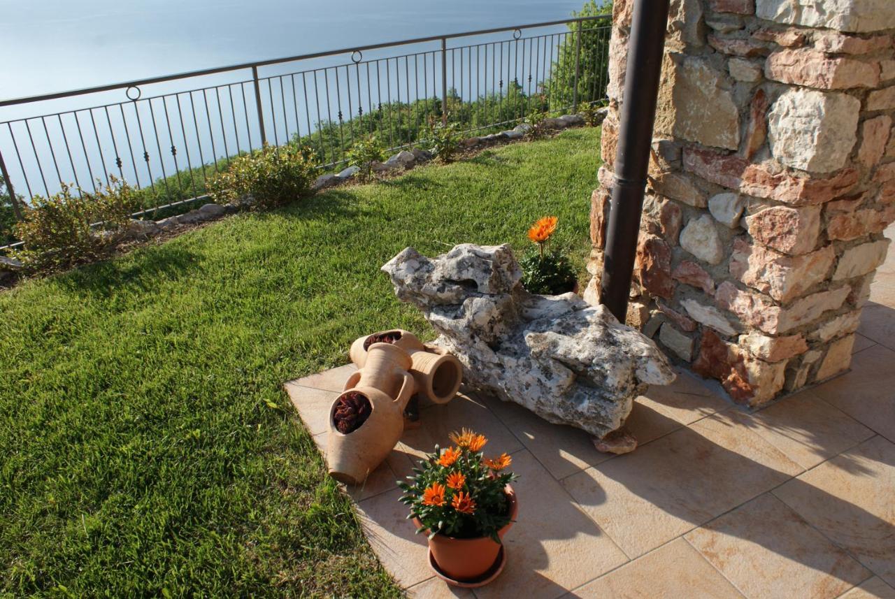 La Casa Di Pericle Aparthotel Brenzone sul Garda Exterior photo